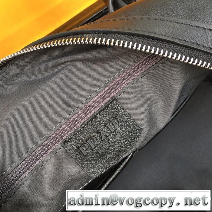 秋冬に大注目のカラー プラダ カジュアルコーデオシャレ PRADA ハンドバッグ  速報！2019年秋ファッショントレンド