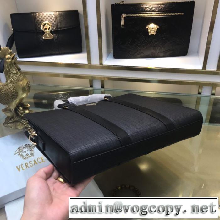 気になる2019年秋のファッション 秋トレンドの新定番 プラダ PRADA ハンドバッグ  今から取り入れられるトレンド