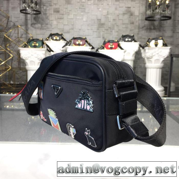 ショルダーバッグ おしゃれ感度が高い秋冬トレンド  プラダ PRADA 先取り 2019/2020秋冬ファッション