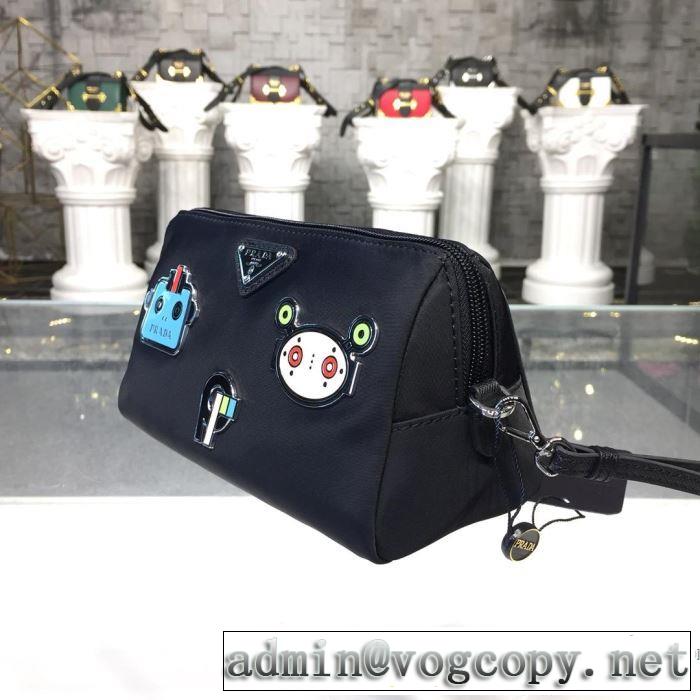 PRADA 最新作おすすめしたい秋冬 プラダ  寒い季節トレンド上品 ポーチ  今年の秋冬のトレンド激安セール