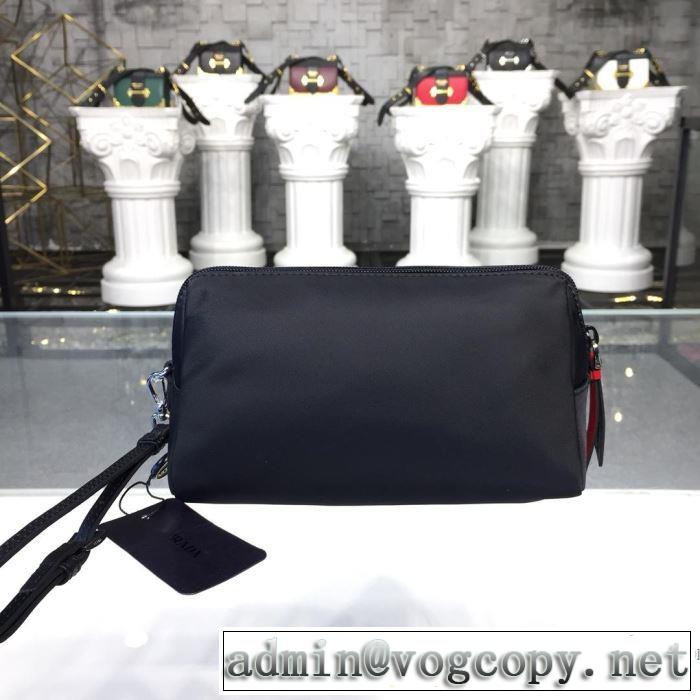 PRADA 最新作おすすめしたい秋冬 プラダ  寒い季節トレンド上品 ポーチ  今年の秋冬のトレンド激安セール
