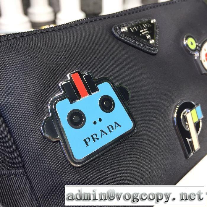 PRADA 最新作おすすめしたい秋冬 プラダ  寒い季節トレンド上品 ポーチ  今年の秋冬のトレンド激安セール