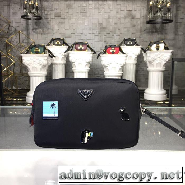 2019?2020秋冬流行色紹介 プラダ最新秋冬トレンドをチェック  PRADA ポーチ 秋冬流行りファション