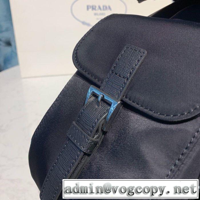 秋にこれがはやりそう リュック注目の秋ファッション一番  プラダ2019秋冬トレンド押さえておきたい  PRADA