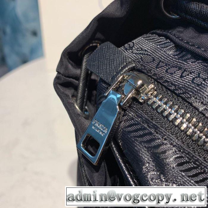 秋にこれがはやりそう リュック注目の秋ファッション一番  プラダ2019秋冬トレンド押さえておきたい  PRADA
