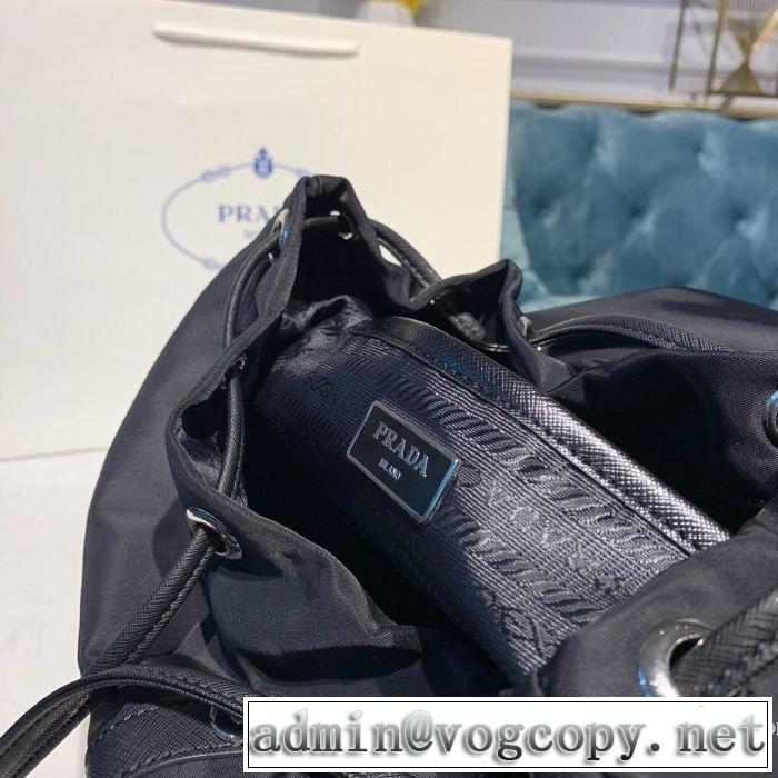 秋にこれがはやりそう リュック注目の秋ファッション一番  プラダ2019秋冬トレンド押さえておきたい  PRADA