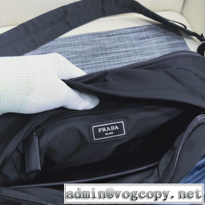 プラダ 大胆なチェックの人気トレンド PRADA 秋服コーデ2019年版 ウエストポーチ 秋にはやる最新作を先取り