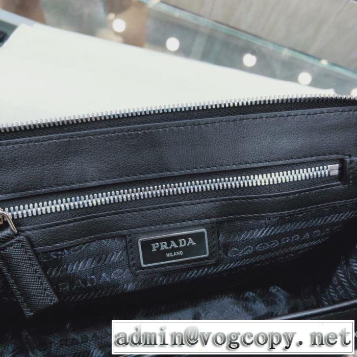 プラダ 秋トレンドの新定番 PRADA 気になる2019年秋のファッション ポーチ 今から取り入れられるトレンド
