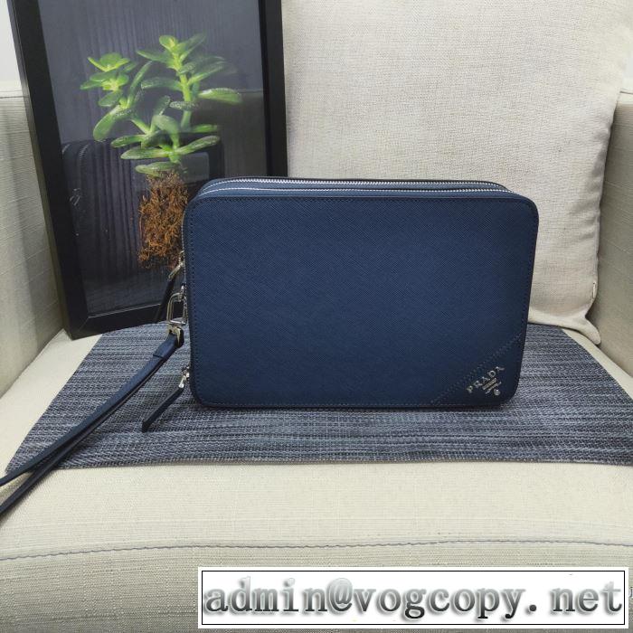 PRADA おしゃれでおすすめ今季トレンド ポーチおススメの秋冬アイテムをCHECK  プラダ 2019トレンドファッション新品