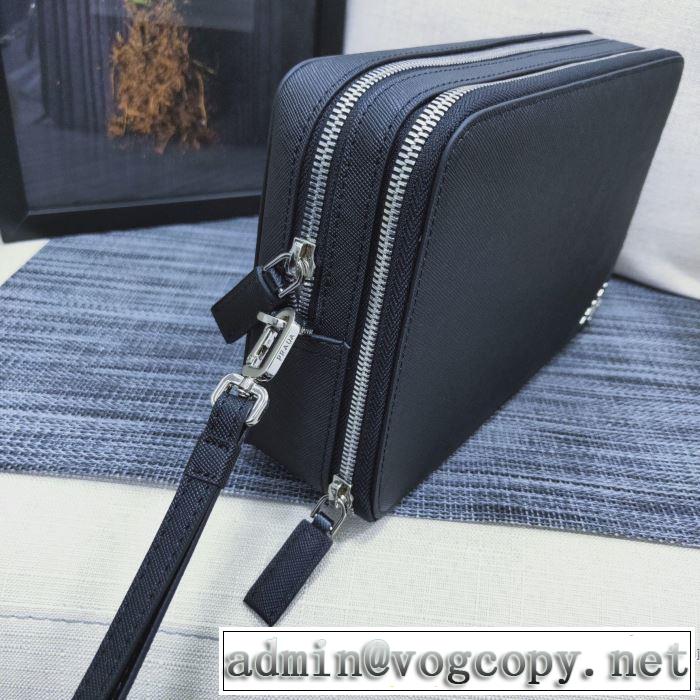 PRADA おしゃれでおすすめ今季トレンド ポーチおススメの秋冬アイテムをCHECK  プラダ 2019トレンドファッション新品