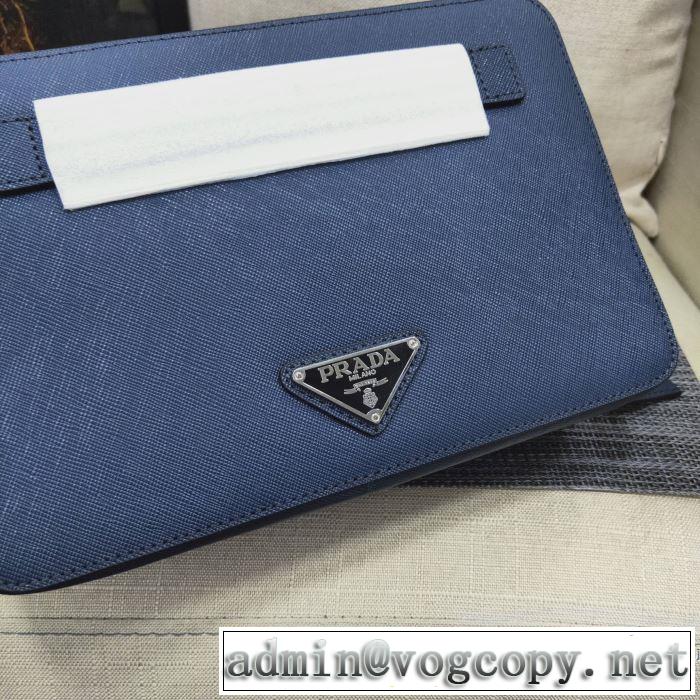 今季トレンドをうまく取り ポーチ お洒落で秋冬注目トレンド プラダ PRADA 【2019秋冬】の注目トレンド