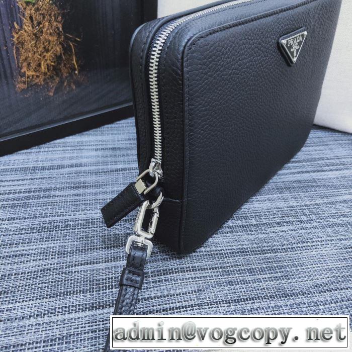 プラダ PRADA 2019-20秋冬トレンドファッション 最新秋冬トレンドをチェック ポーチ 秋冬流行りファション