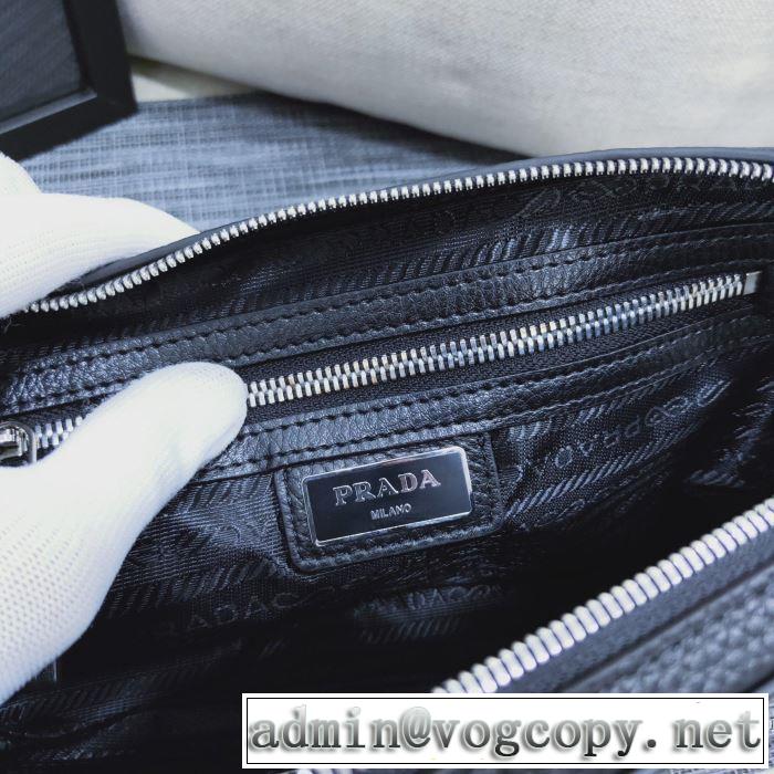 プラダ PRADA 2019-20秋冬トレンドファッション 最新秋冬トレンドをチェック ポーチ 秋冬流行りファション