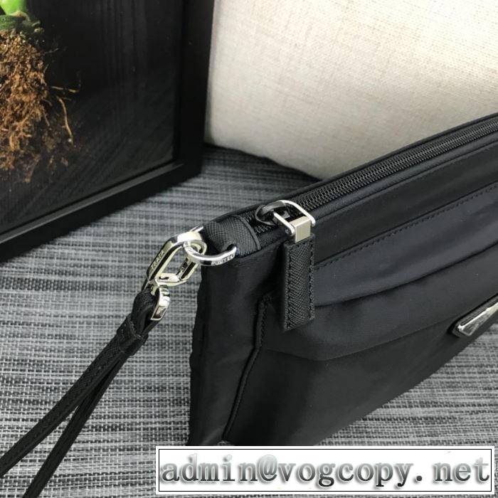 プラダ PRADA 2019秋冬トレンドデザイン人気の秋冬新作再登場 ポーチ 今年注目すべき秋冬ファッション