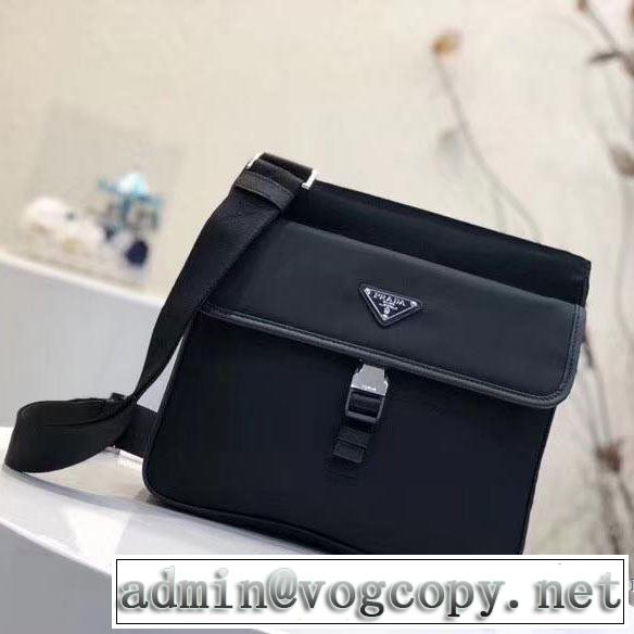 プラダ 秋冬もちろん主役級 PRADA 大人かわいい秋冬コーデを楽しみ ショルダーバッグ 2019秋に注目したい