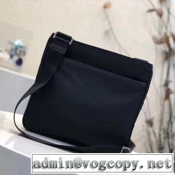 プラダ 秋冬もちろん主役級 PRADA 大人かわいい秋冬コーデを楽しみ ショルダーバッグ 2019秋に注目したい