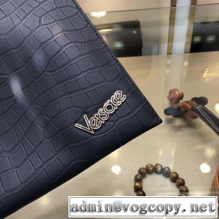 ヴェルサーチVERSACE ポーチ 絶妙にオシャレ人気アイテム 2019年春夏シーズンの人気