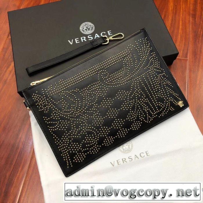 2019春夏人気トレンドアイテム 今季は特に注目ファション ヴェルサーチVERSACE ポーチ