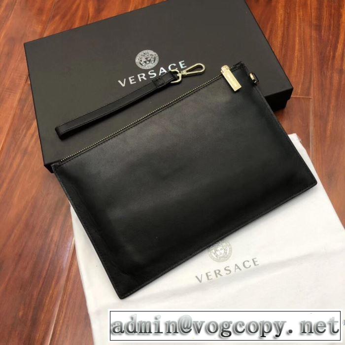 2019春夏人気トレンドアイテム 今季は特に注目ファション ヴェルサーチVERSACE ポーチ