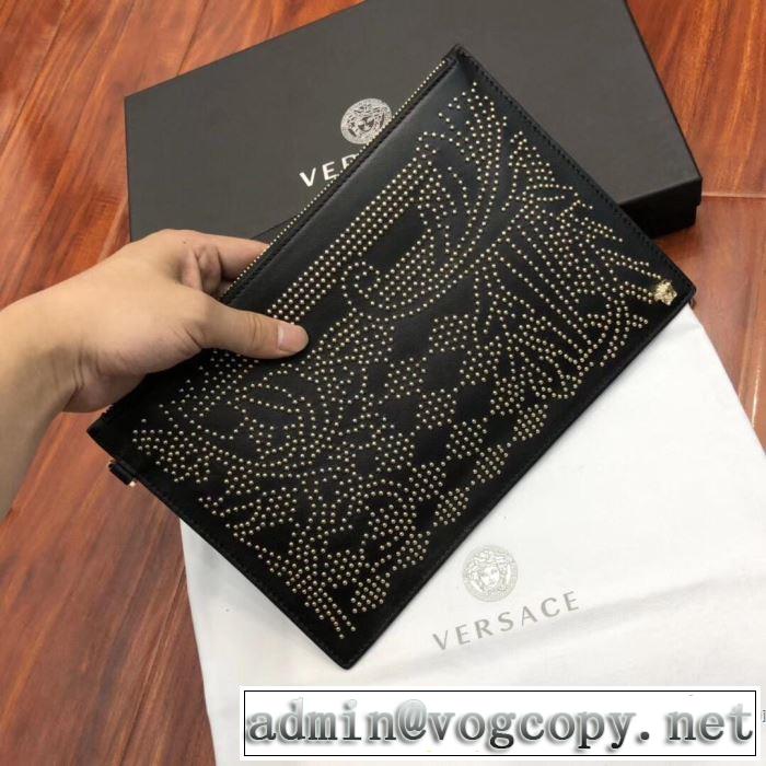 2019春夏人気トレンドアイテム 今季は特に注目ファション ヴェルサーチVERSACE ポーチ