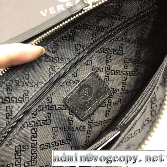 2019春夏人気トレンドアイテム 今季は特に注目ファション ヴェルサーチVERSACE ポーチ