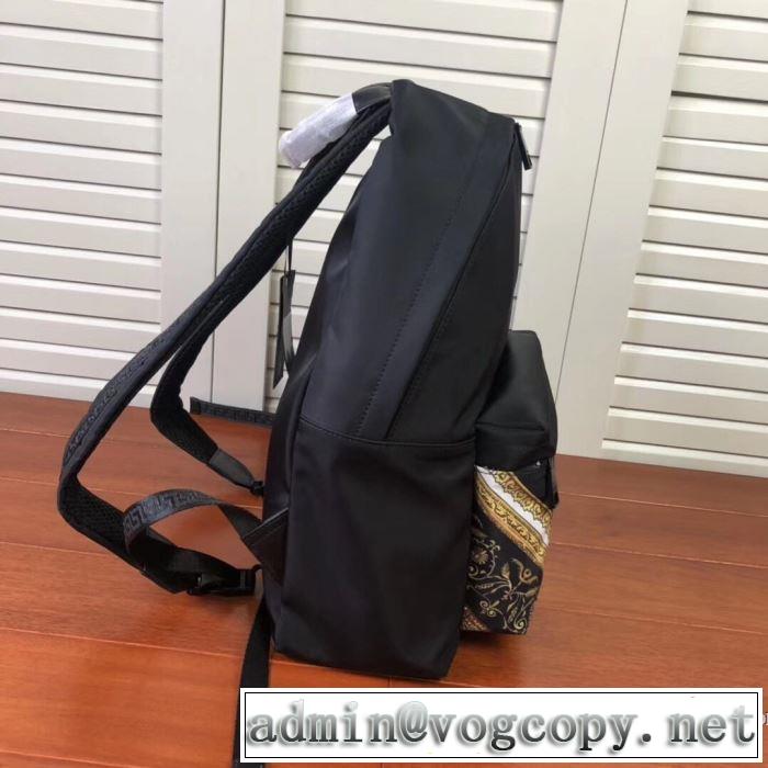 秋冬定番おすすめヴェルサーチコピーメンズバックパックVERSACE 手頃な価格に新商品 GOLD BAROCCO PRINT BACKPACK