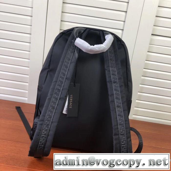 秋冬定番おすすめヴェルサーチコピーメンズバックパックVERSACE 手頃な価格に新商品 GOLD BAROCCO PRINT BACKPACK