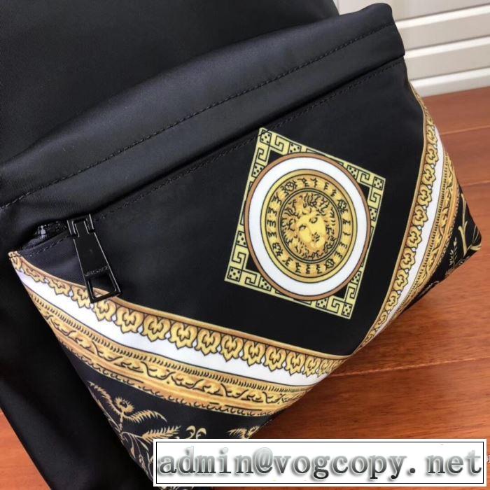 秋冬定番おすすめヴェルサーチコピーメンズバックパックVERSACE 手頃な価格に新商品 GOLD BAROCCO PRINT BACKPACK