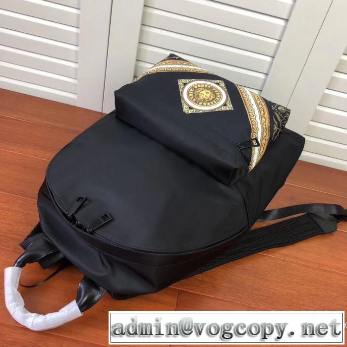 秋冬定番おすすめヴェルサーチコピーメンズバックパックVERSACE 手頃な価格に新商品 GOLD BAROCCO PRINT BACKPACK