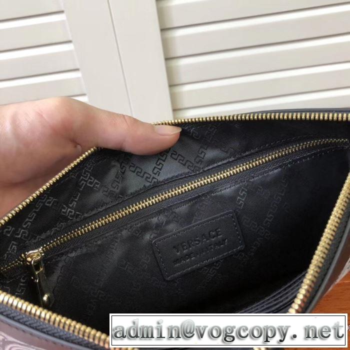 ヴェルサーチクラッチバッグメンズ　結婚式ビジネス用VERSACE 激安　LARGE BANDANA PRINT SAFFIANO LEATHER POUCH　