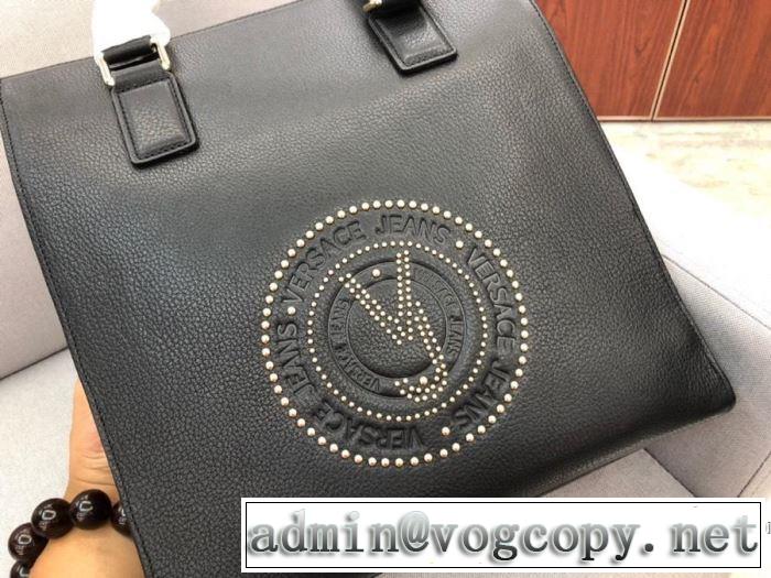 ヴェルサーチ やっぱり優しい色 VERSACE 【2019秋冬トレンド】押さえておきたい ハンドバッグ  サイズのよさを感じる新作