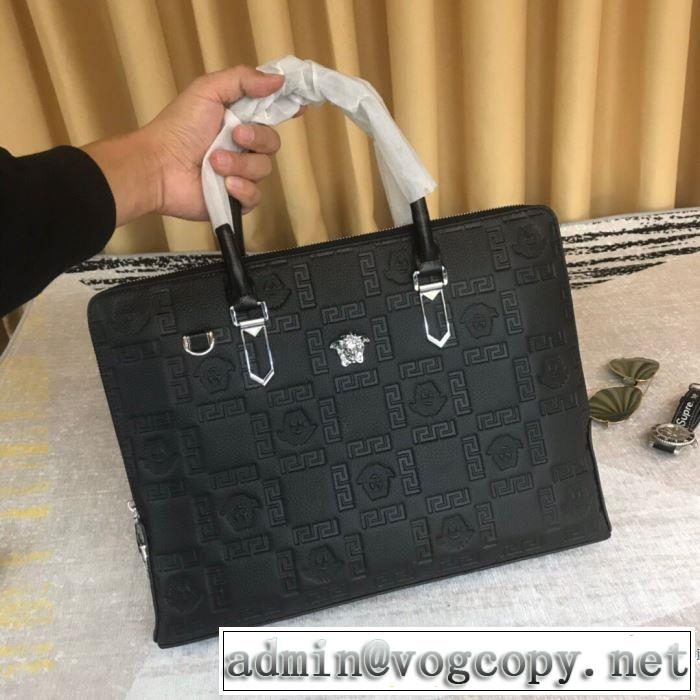 ハンドバッグ  今年注目な新品セール ヴェルサーチ2019秋冬最重要アイテム VERSACE  秋冬とれんど新品目立ち
