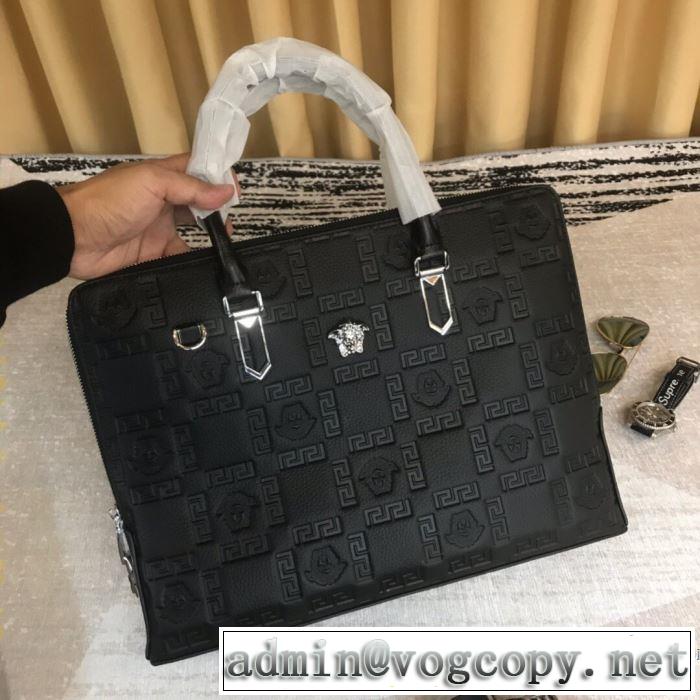 ハンドバッグ  今年注目な新品セール ヴェルサーチ2019秋冬最重要アイテム VERSACE  秋冬とれんど新品目立ち