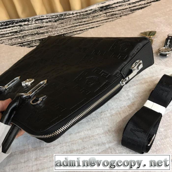 ハンドバッグ  今年注目な新品セール ヴェルサーチ2019秋冬最重要アイテム VERSACE  秋冬とれんど新品目立ち