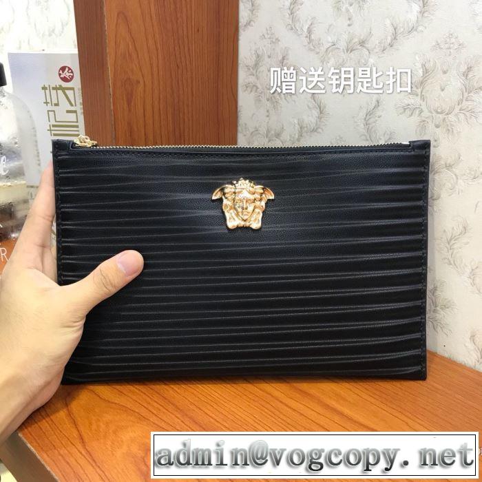 VERSACE  ファッション上級者向け ヴェルサーチ素敵続くトレンド ポーチ 2019秋冬トレンドデザイン