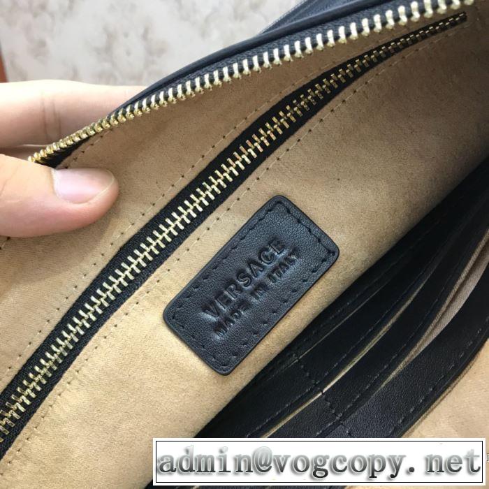 VERSACE  ファッション上級者向け ヴェルサーチ素敵続くトレンド ポーチ 2019秋冬トレンドデザイン