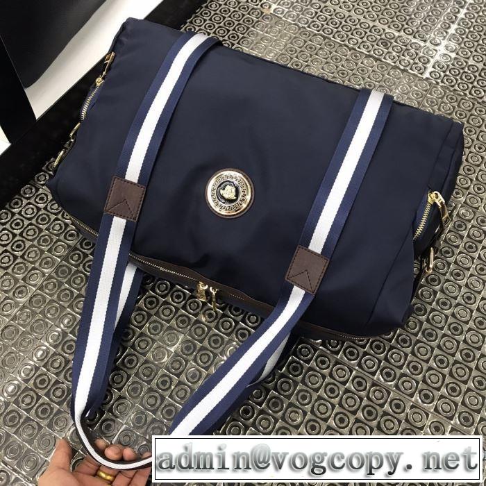 ヴェルサーチVERSACE カジュアルコーデオシャレ スーツケース もちろん相性抜群 速報！2019年秋ファッショントレンド