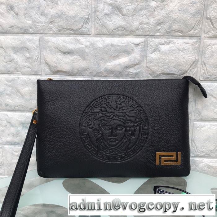 今シーズン注目のアイテム ヴェルサーチ秋こそ楽しめるアイテム VERSACE ポーチ 2019秋断然ブランド推し
