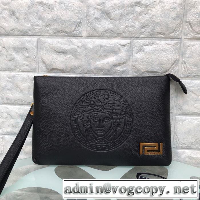 今シーズン注目のアイテム ヴェルサーチ秋こそ楽しめるアイテム VERSACE ポーチ 2019秋断然ブランド推し