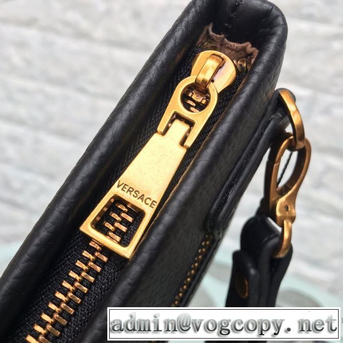 今シーズン注目のアイテム ヴェルサーチ秋こそ楽しめるアイテム VERSACE ポーチ 2019秋断然ブランド推し