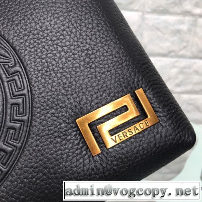 今シーズン注目のアイテム ヴェルサーチ秋こそ楽しめるアイテム VERSACE ポーチ 2019秋断然ブランド推し