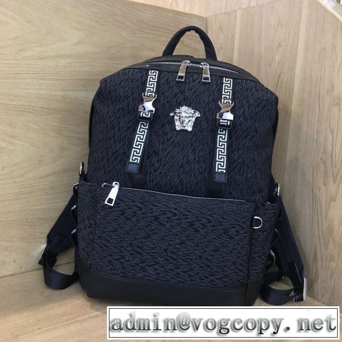 リュック 毎日はちょっとイイ秋冬新品 ヴェルサーチファッショントレンドを早速チェック VERSACE 2020秋冬流行ファション