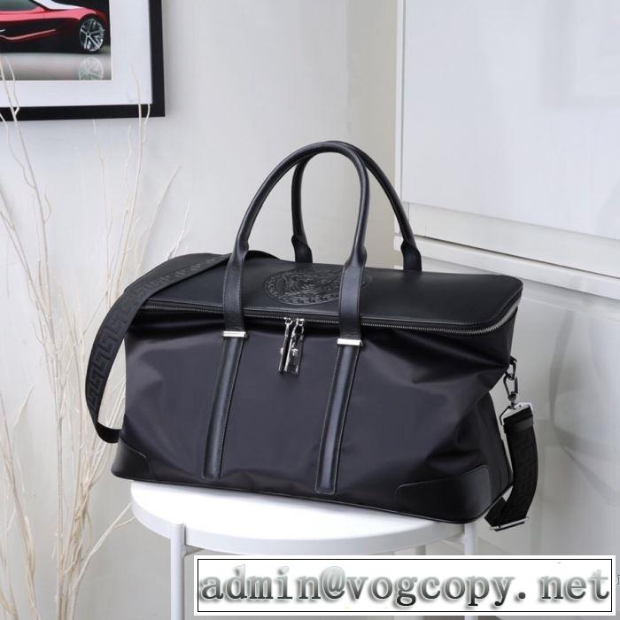 VERSACE  今年の秋冬のトレンド激安セール ヴェルサーチ 2019?2020秋冬流行色紹介 ハンドバッグ  優しいのに存在感