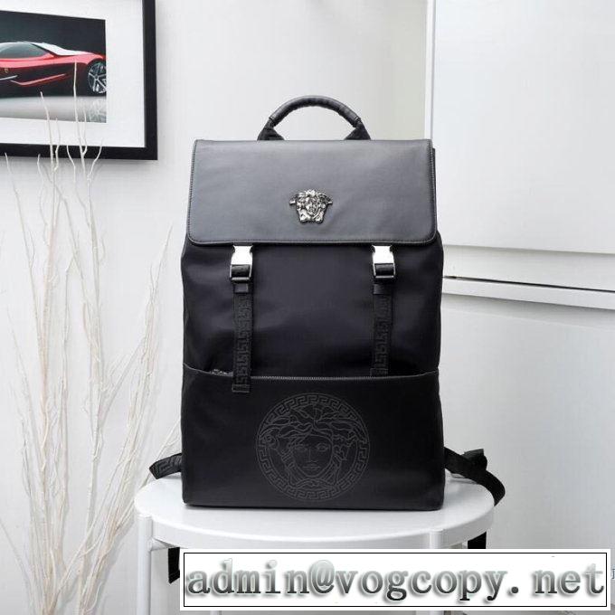 【2019秋冬トレンド】押さえておきたい ヴェルサーチVERSACE 秋にこれがはやりそうリュック サイズのよさを感じる新作