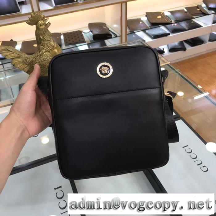 とにかく完璧ブランド新作 ヴェルサーチ秋服コーデ2019年版 VERSACE ショルダーバッグ 大胆なチェックの人気トレンド