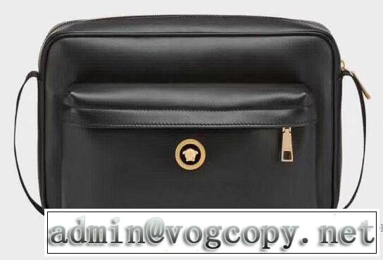 VERSACE 秋にはやる最新作を先取り ヴェルサーチ 2019秋冬トレンドアイテム ミニバッグ さわやかに新品おすすめ