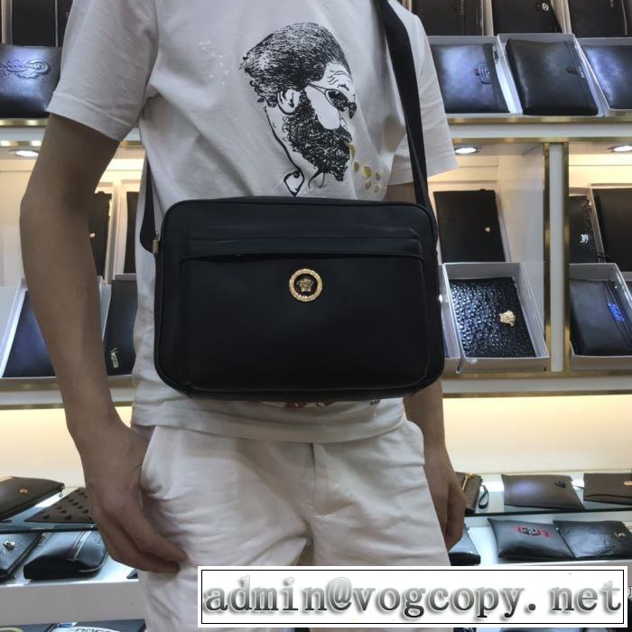 VERSACE 秋にはやる最新作を先取り ヴェルサーチ 2019秋冬トレンドアイテム ミニバッグ さわやかに新品おすすめ