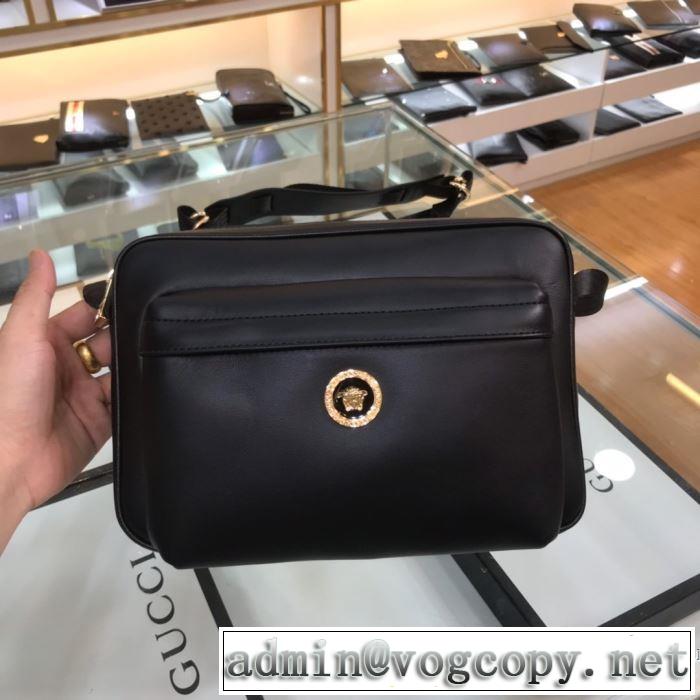 VERSACE 秋にはやる最新作を先取り ヴェルサーチ 2019秋冬トレンドアイテム ミニバッグ さわやかに新品おすすめ