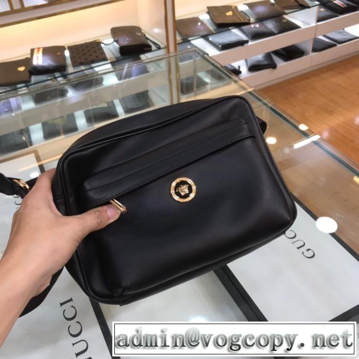 VERSACE 秋にはやる最新作を先取り ヴェルサーチ 2019秋冬トレンドアイテム ミニバッグ さわやかに新品おすすめ