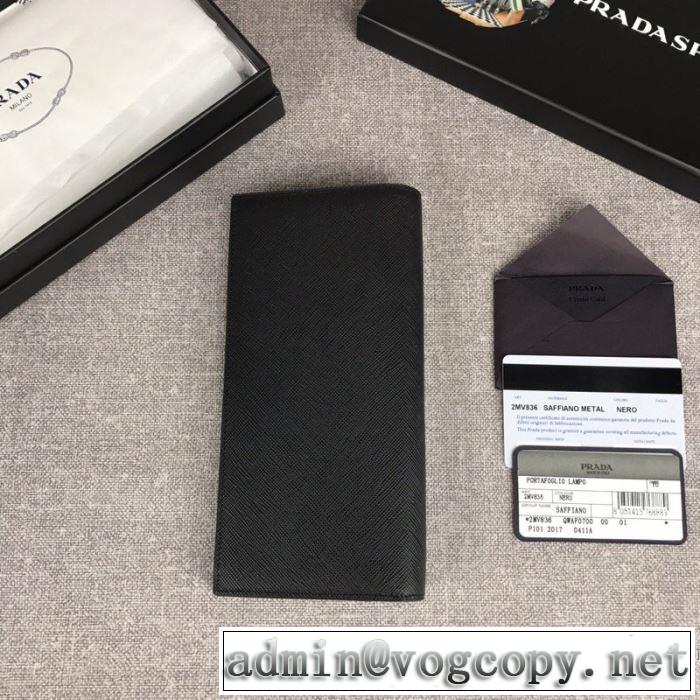 財布/ウォレット 2019-2020秋冬のファッション プラダ 今季トレンド新作はこれ PRADA  秋冬に大注目のカラー